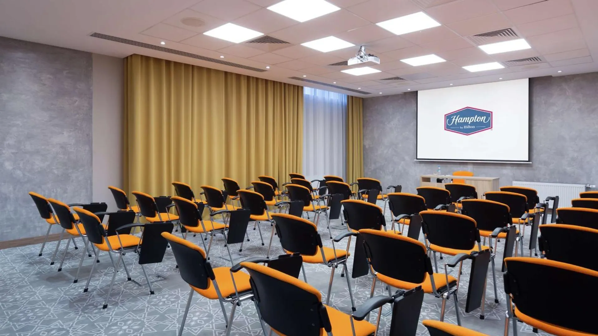 Hampton By Hilton Astana Triumphal Arch Hotel