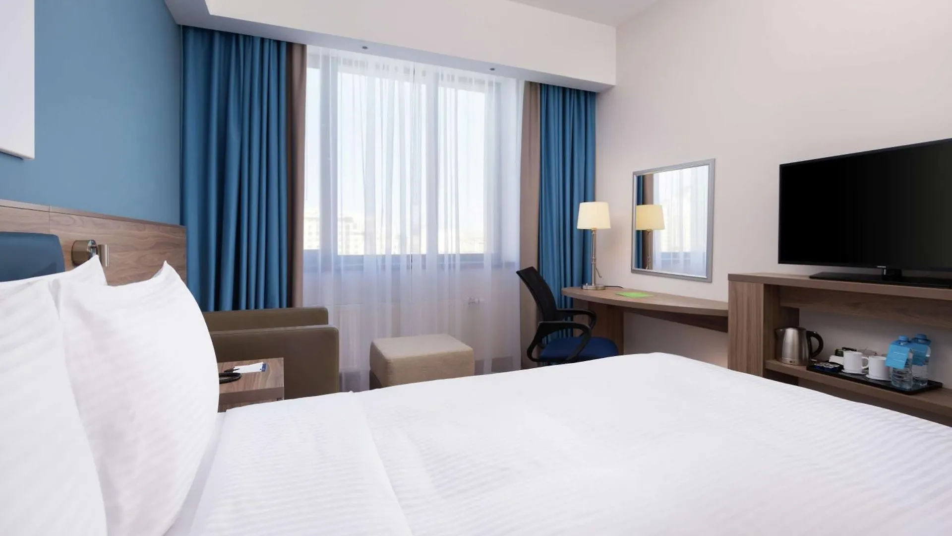 Hampton By Hilton Astana Triumphal Arch Hotel